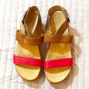 Vionic Strappy Sandals Excellent Condition
